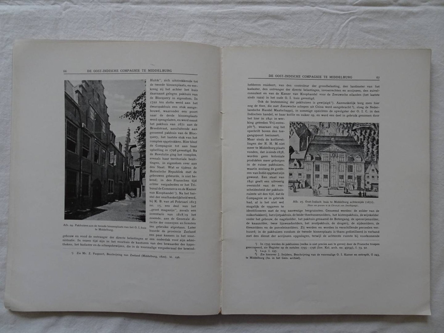 Overvoorde, J.C., P. de Roo de la Faille, W.S. Unger, et al. - De gebouwen der Oost-Indische en West-Indische Compagnie in Nederland.