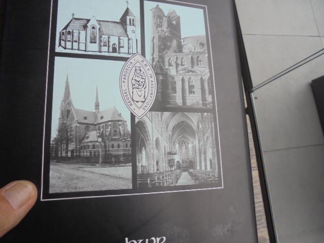 Hagen, J.W. - Acht eeuwen kerken in Reusel / druk 1 !!!!!
