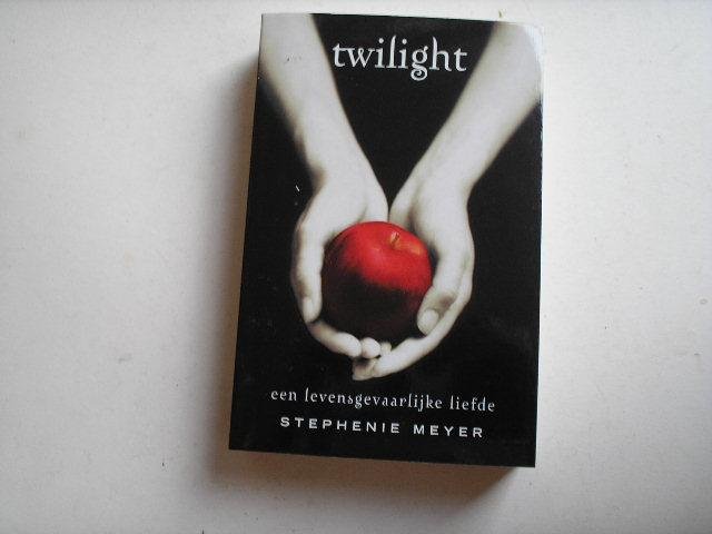 Meyer, Stephenie - Twilight. een levensgevaarlijke liefde