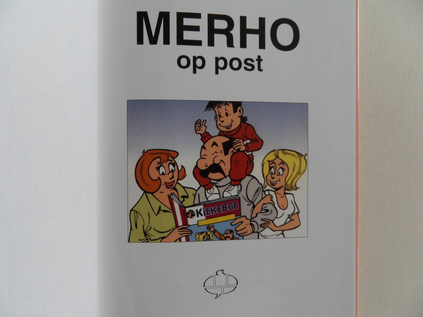 Merhottein, Robert [ pseudoniem Merho ]. - Merho op Post. [ Genummerd exemplaar 651 / 1825 ].