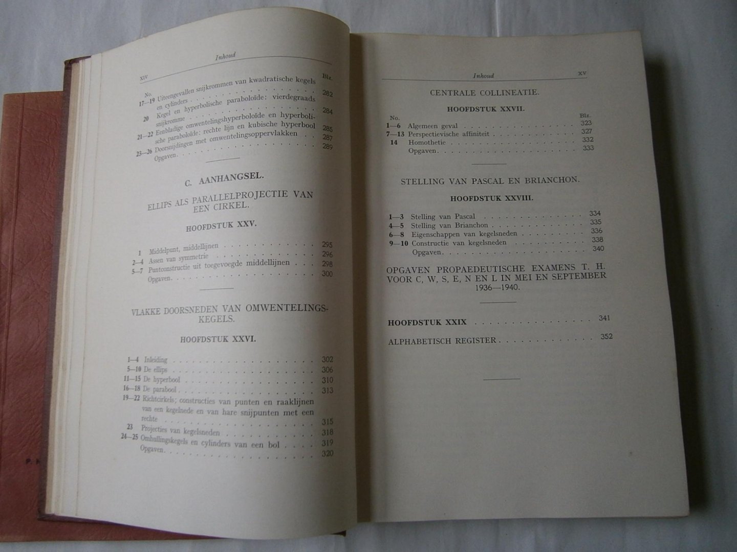 Veen, H.J. van - Beknopt leerboek der beschrijvende meetkunde + atlas