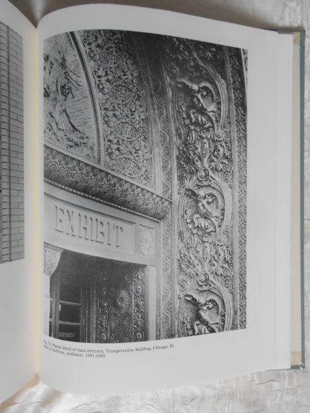 Sprague, Paul E. / Adolf K. Placzek (foreword) - The drawings of Louis Henry Sullivan. A catalogue of the Frank Lloyd Wright Collection at the Avery Architectural Library