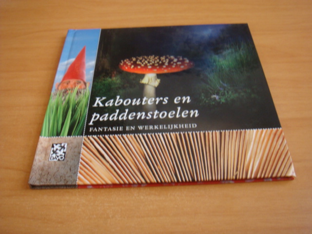 Krikhaar, Noor - Kabouters en Paddenstoelen - Fantasie en werkelijkheid ( zonder postzegels)