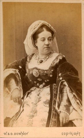 Tietjens, Thérèse: - [Carte-de-visite Fotografie] Halbe Figur en face