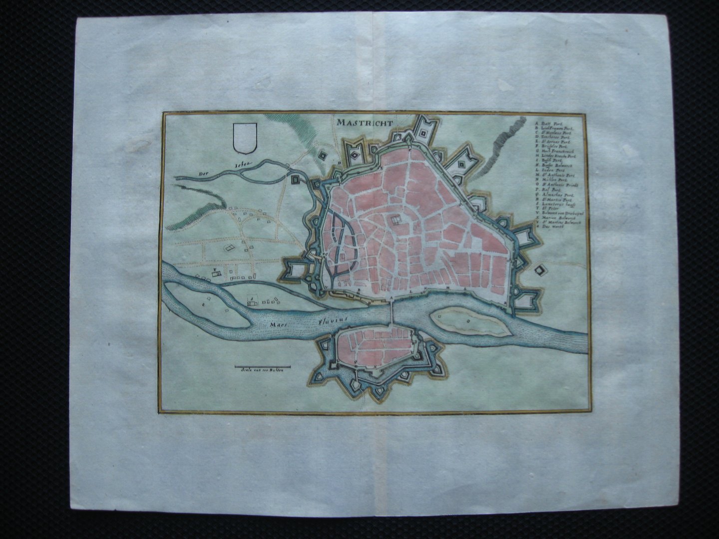 Merian, Mattheus; - Zeer fraai gekleurde gravure 1654 van Maastricht of Mastricht, en van  's-Hertogenbosch of Hertzogenbvsch. Deze plattegrond of kaart is afkomstig uit Topographica Germania Inferioris, uitgegeven door Martin Zeiller.