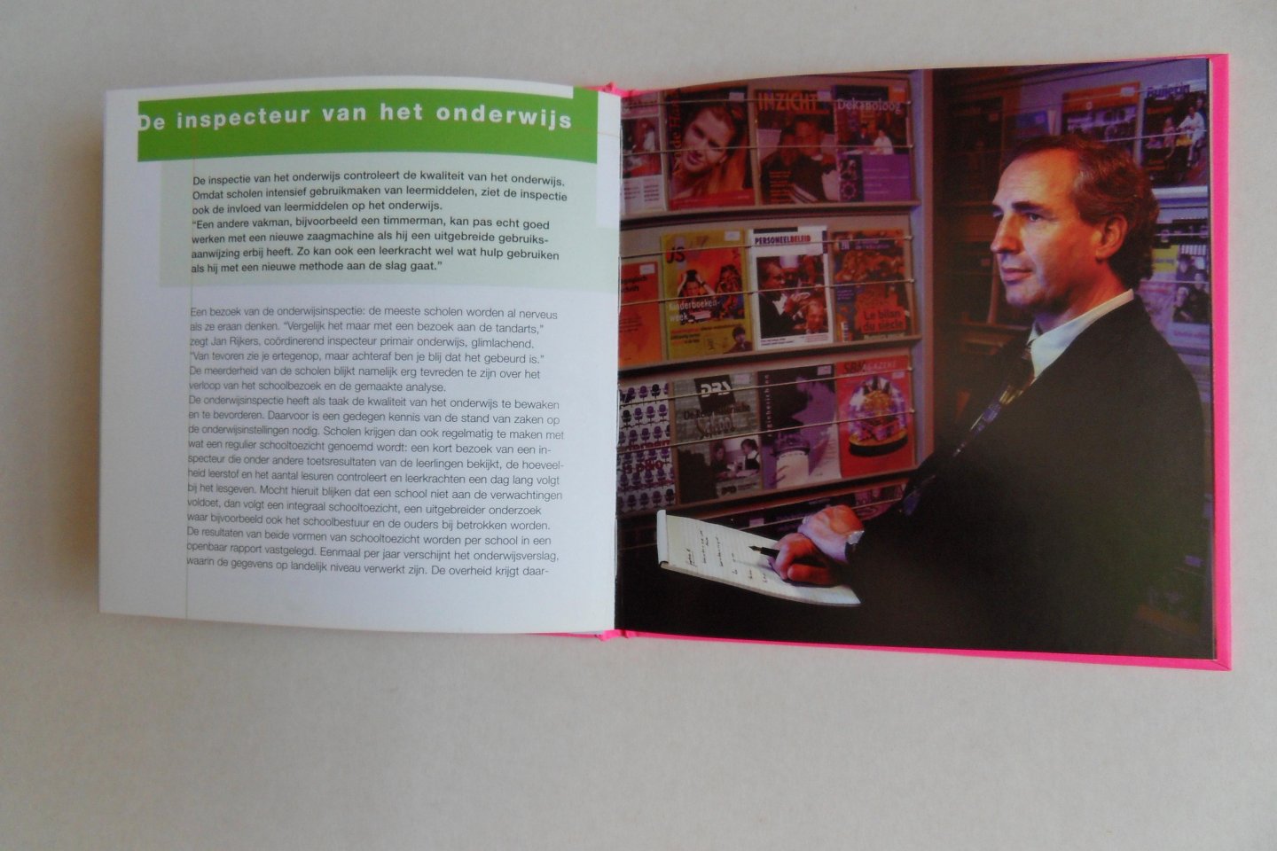 Timan, Sandra. [ (eind)redactie en interviews ]. - Anderzijds Zwijsen. - Zwijsen door de ogen van relaties.