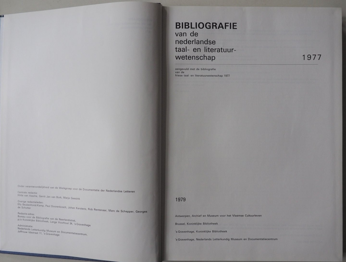 Assche Hilde, Bork Gerrit Jan van centrale redactie, e.a. - BNTL Bibliografie van de Nederlandse taal- en literatuurwetenschap 1977 Aangevuld met de bibliografie van de Friese taal- en literatuurwetenschap 1977