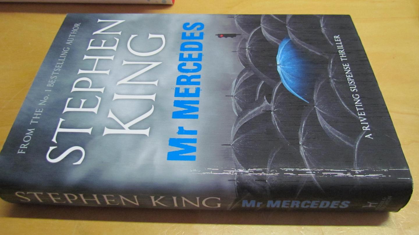 King, Stephen - Mr. Mercedes & Finders Keepers & End of Watch COMPLETE Hodges Trilogie | Stephen King | (Engelstalig) Hodder & Stoughton HARDCOVER s met omslag,