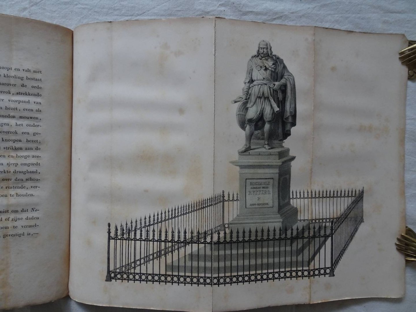  - Gedenkschrift der Oprigting van het Standbeeld voor M.A. De Ruyter, Plegtig Ontbloot te Vlissingen den 25 Augustus 1841.