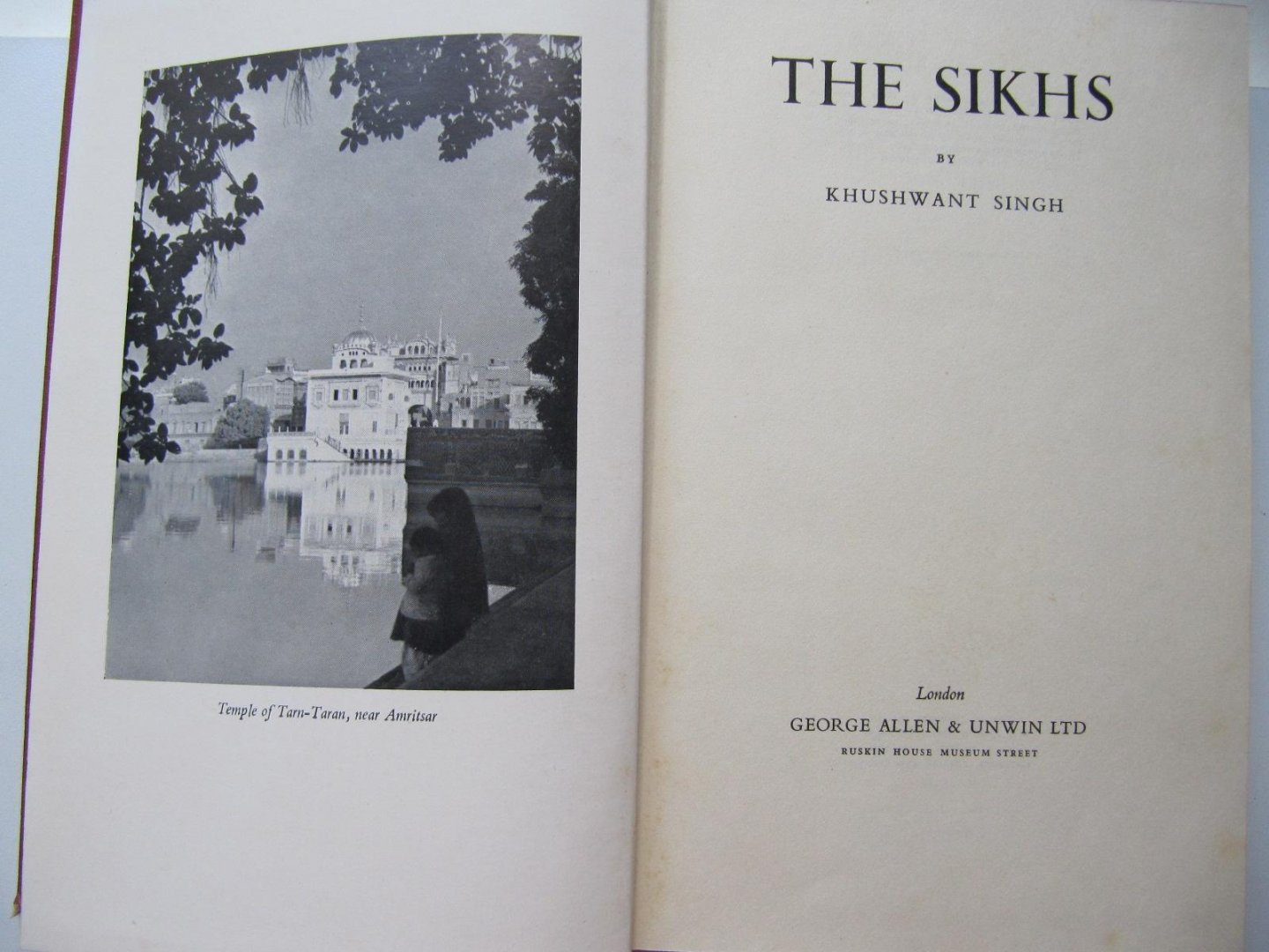 Khushwant Singh - The Sikhs