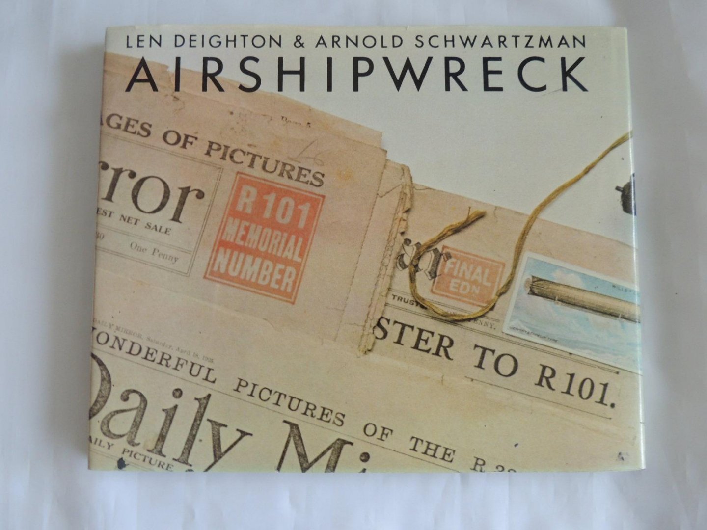 Deighton, Len en Arnold Schwartzman - Airshipwreck