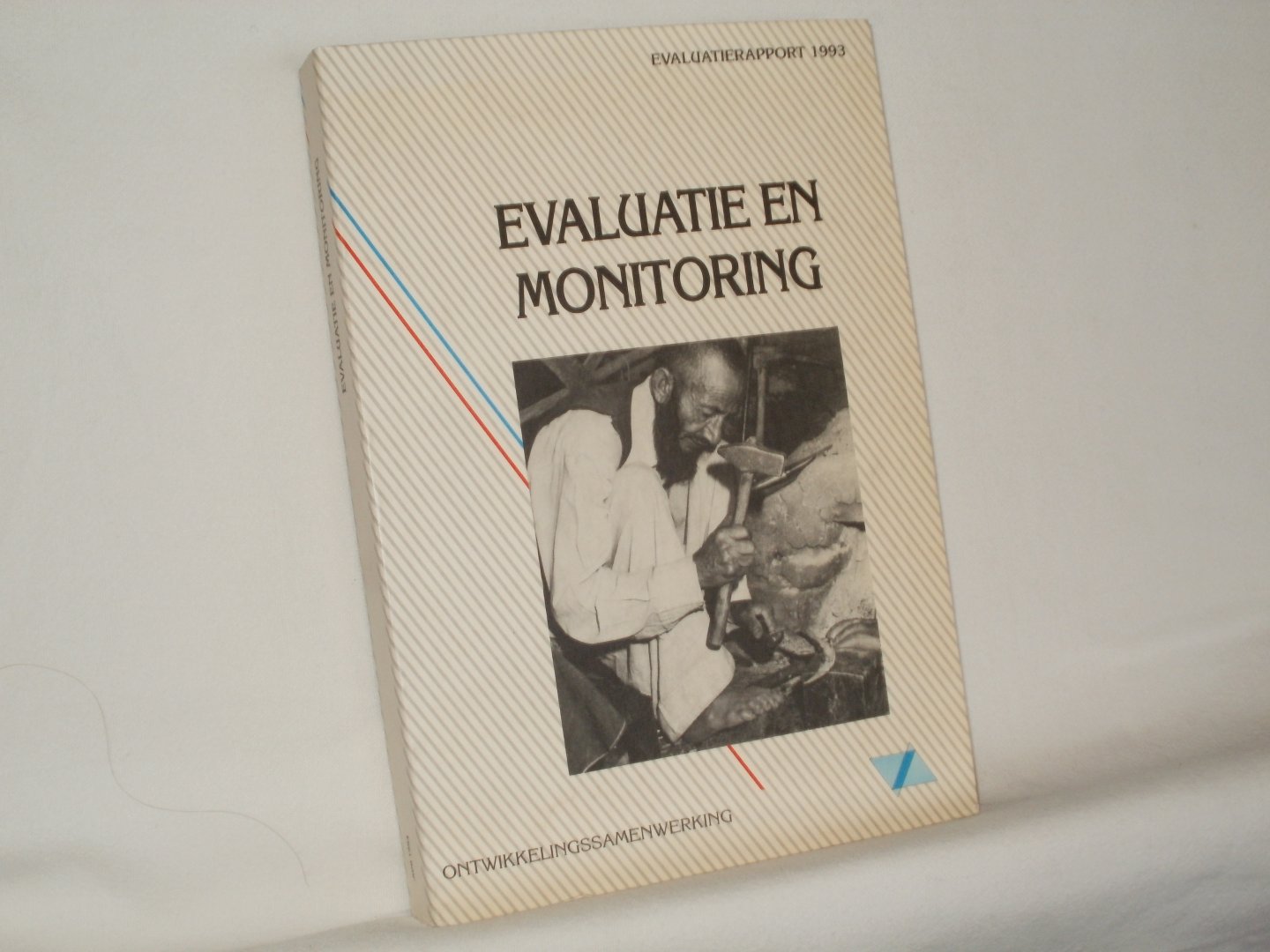 Inspectie Ontwikkelingssamenwerking te Velde - Evaluatie en Monitoring. De rol van projectevaluaties en monitoring in de bilaterale hulp. Evaluatierapport.