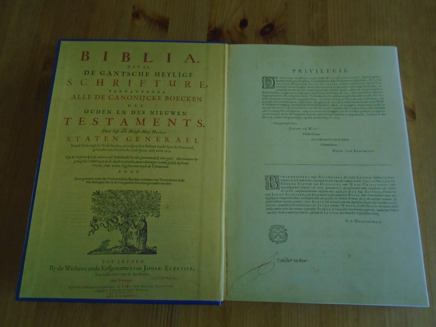 Bruin, C.C. de / F.G.M. Broeyer (bewerking) - De Statenbijbel en zijn voorgangers. Nederlandse bijbelvertalingen vanaf de Reformatie tot 1637
