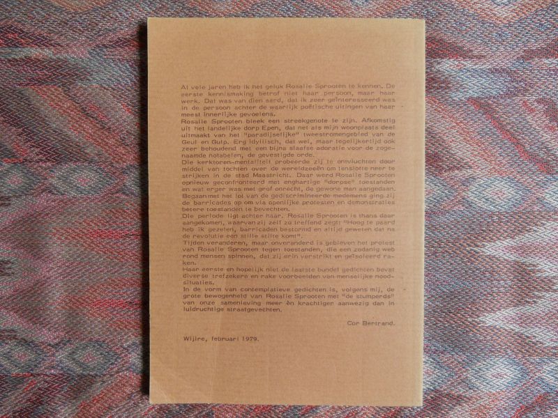 Sprooten, Rosalie. [ ! GESIGNEERD ]. - Ambtenaar in de Gezondheidszorg en andere gedichten. --- 3e druk, oktober 1980. Paperback. 70 pp. In zeer goede staat. Op het 1e titelblad een opdracht en de handtekening van de dichteres en Breda, 26-3-1993.