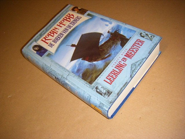 Robin Hobb - De boeken van de zieners. Eerste boek. Leerling en meester