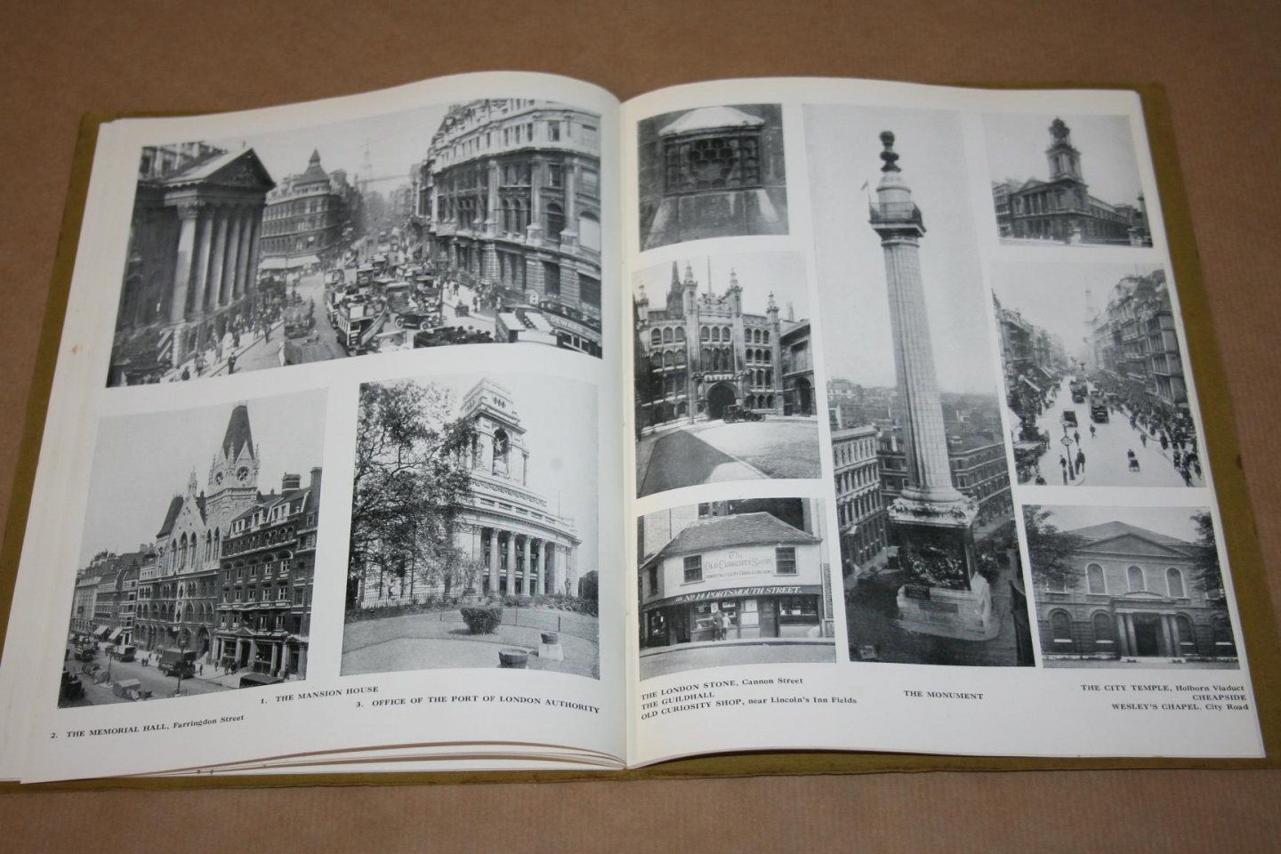  - Dear Old London  (fotoboek)