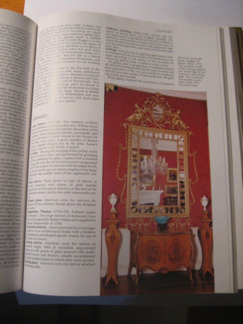  - The connoiseur complete encyclopedia of Antiques