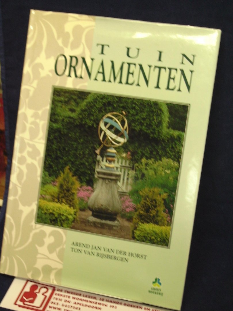 Horst, Arend Jan van der, en Ton van Rijsbergen - Tuinornamenten / druk 1