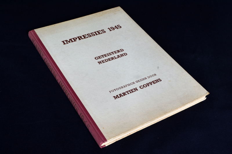 Coppens, Martien - Impressies 1945 / Geteisterd Nederland