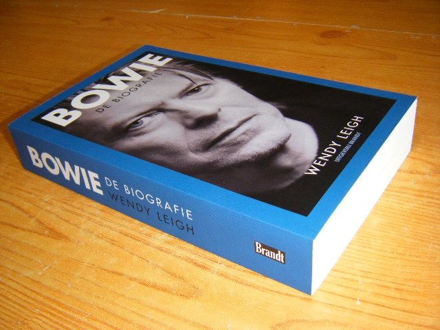 Wendy Leigh - Bowie, De biografie