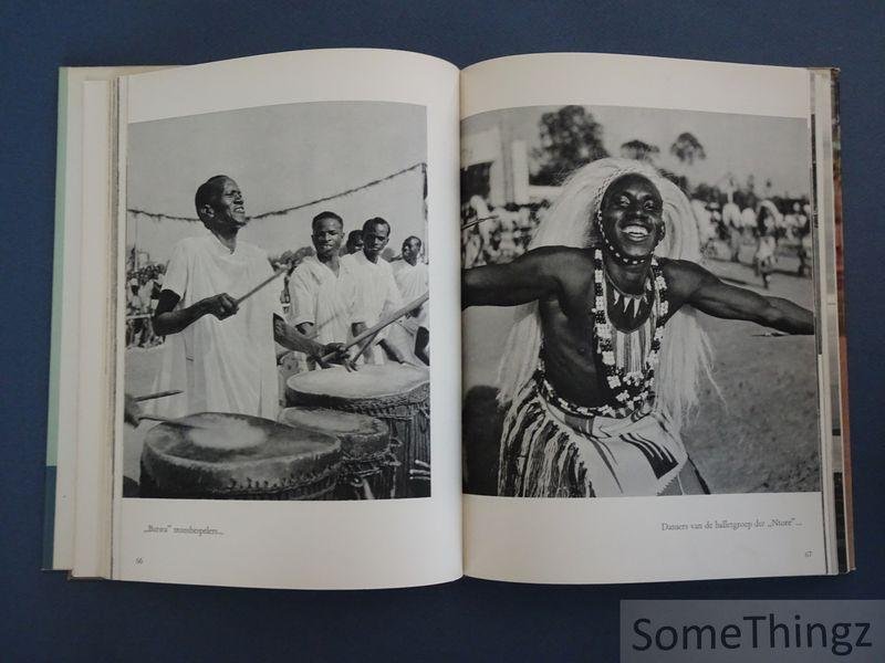 Huet, Michel (foto's) en Robert Delmarcelle (tekst). - Kongo. [Nederlandstalige uitgave.]