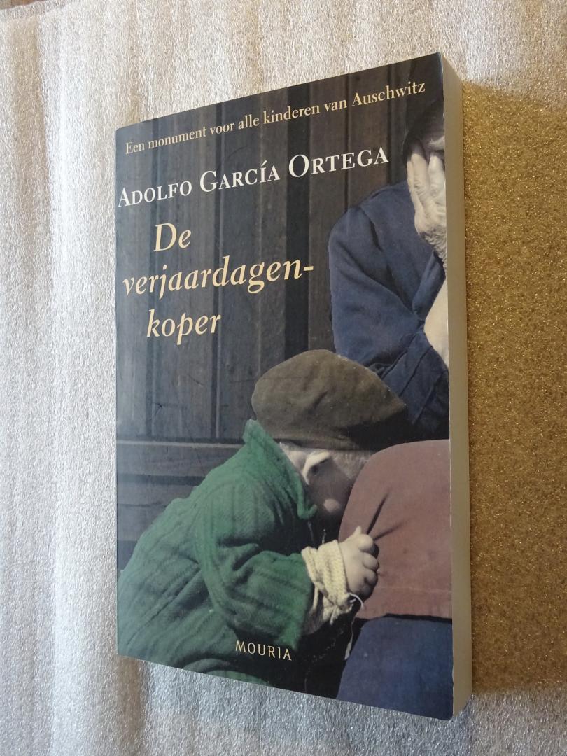 García Ortega, Adolfo - De verjaardagenkoper