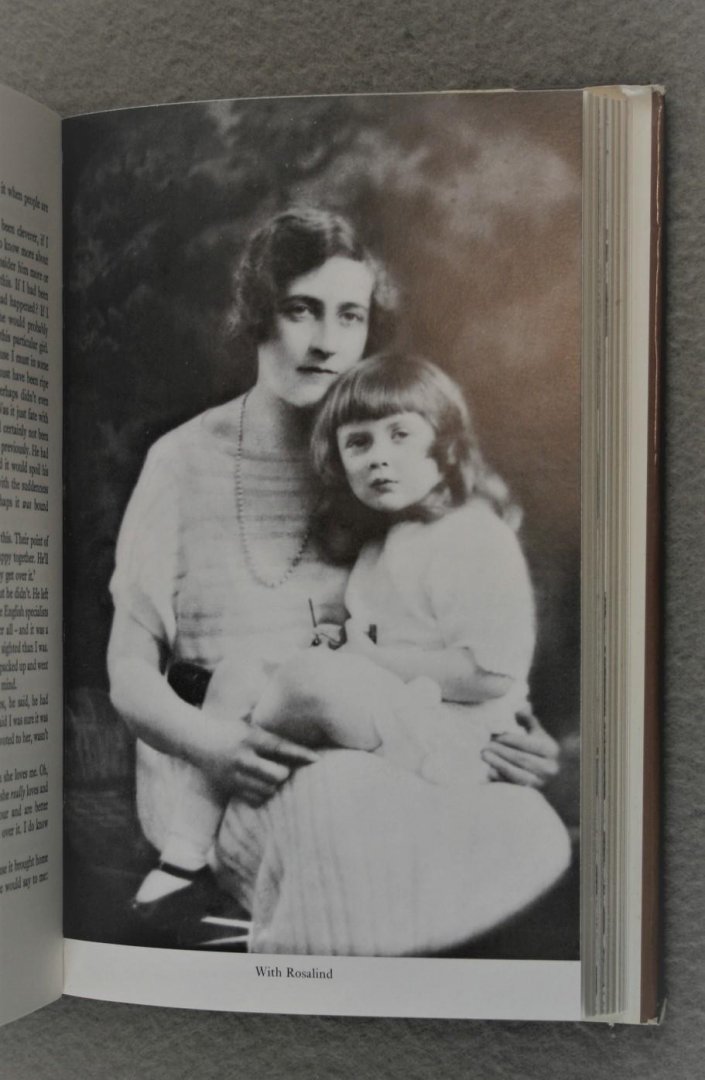 Christie, Agatha - Agatha Christie. An autobiography (3 Foto's)