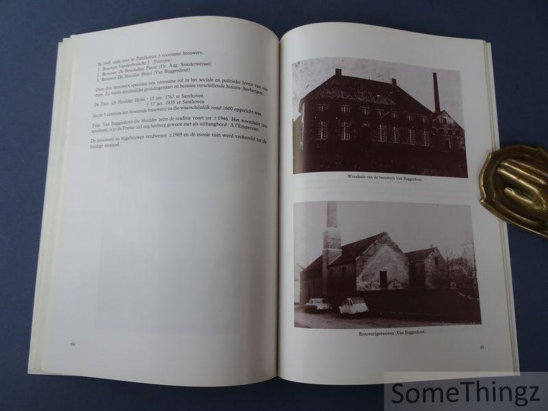 van Everbroeck, C. [compil.] - Santhoven-Zandhoven: in en om het gemeentehuis.