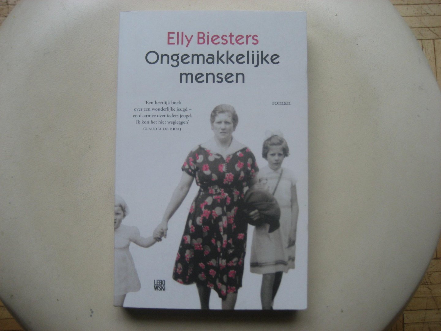 Elly Biesters - Ongemakkelijke mensen