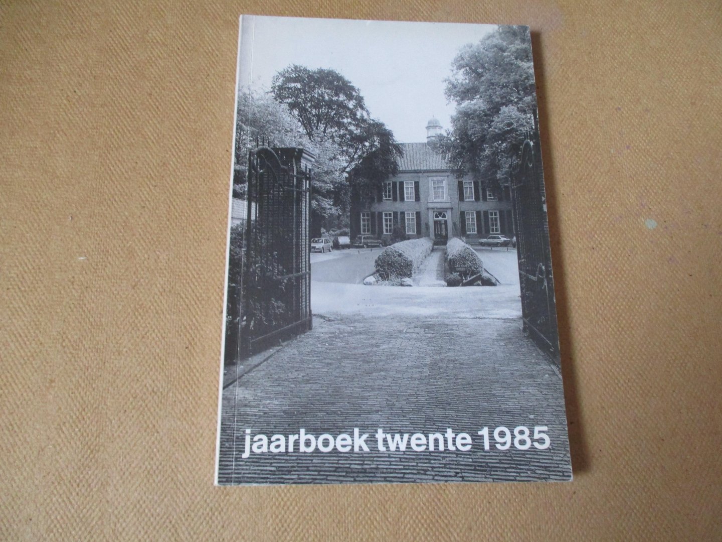 Jaarboek Twente / diverse auteurs - 1985 - Jaarboek Twente - vierentwintigste jaar Jaarboek Twente / diverse auteurs - 1985 - Jaarboek Twente - vierentwintigste jaar