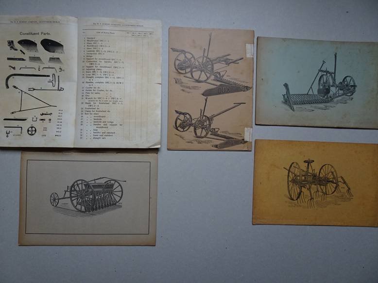 N.n.. - Actien-Gesellschaft H.F. Eckert Berlin-Lichtenberg. 5 catalogues. Drillmaschine "Stella"; Gebrauchsanweisung und Reserveteil-Liste. - Grasmäher "Dixi"; Gebrauchsanweisung und Ersatztielliste. -Gabel-Heuwender "Leo N" Reservteil-Liste. -The H.F...