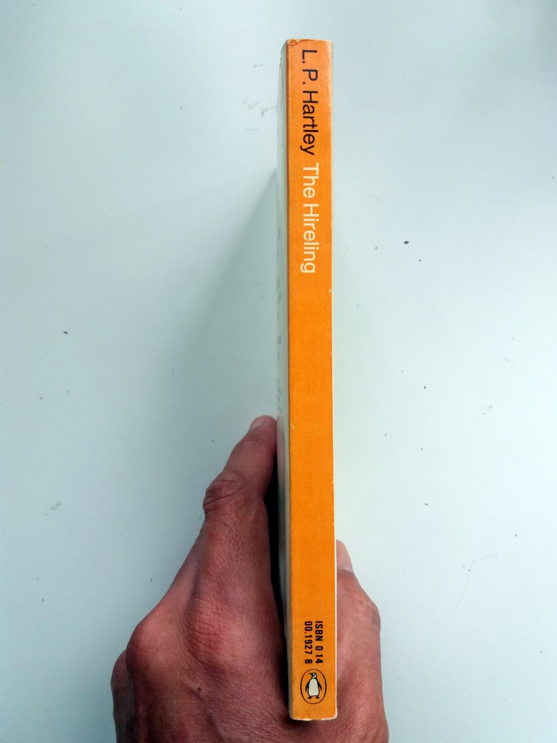 Hartley, L.P. - The Hireling (ENGELSTALIG)