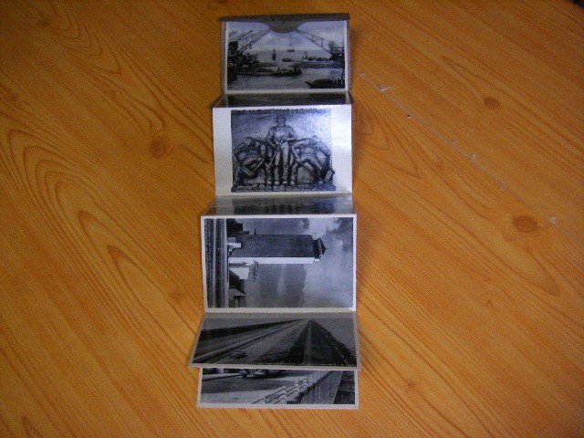  - Souvenir Zuiderzeewerken - 10 foto's van den afsluitdijk, de sluiswerken en de Wieringermeer III [10 kaarten als leporello]