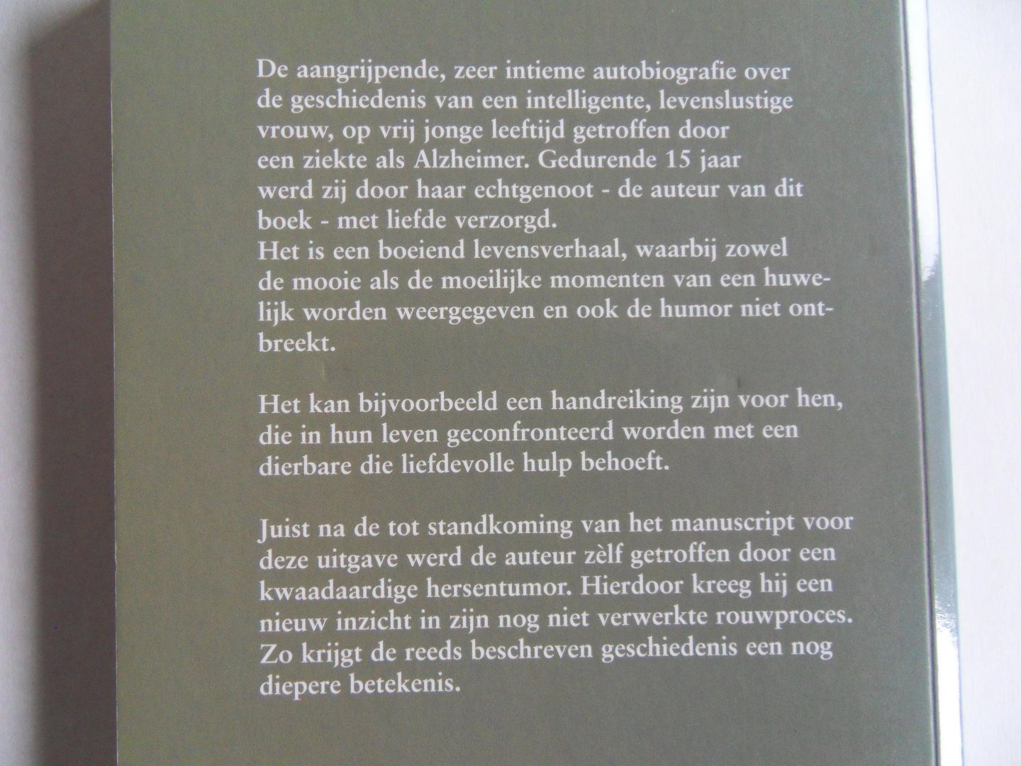 Linden, Hendrick van der. - Vleugellam. - De aangrijpende geschiedenis van een levenslustige vrij jonge vrouw, getroffen door een ziekte als Alzheimer.