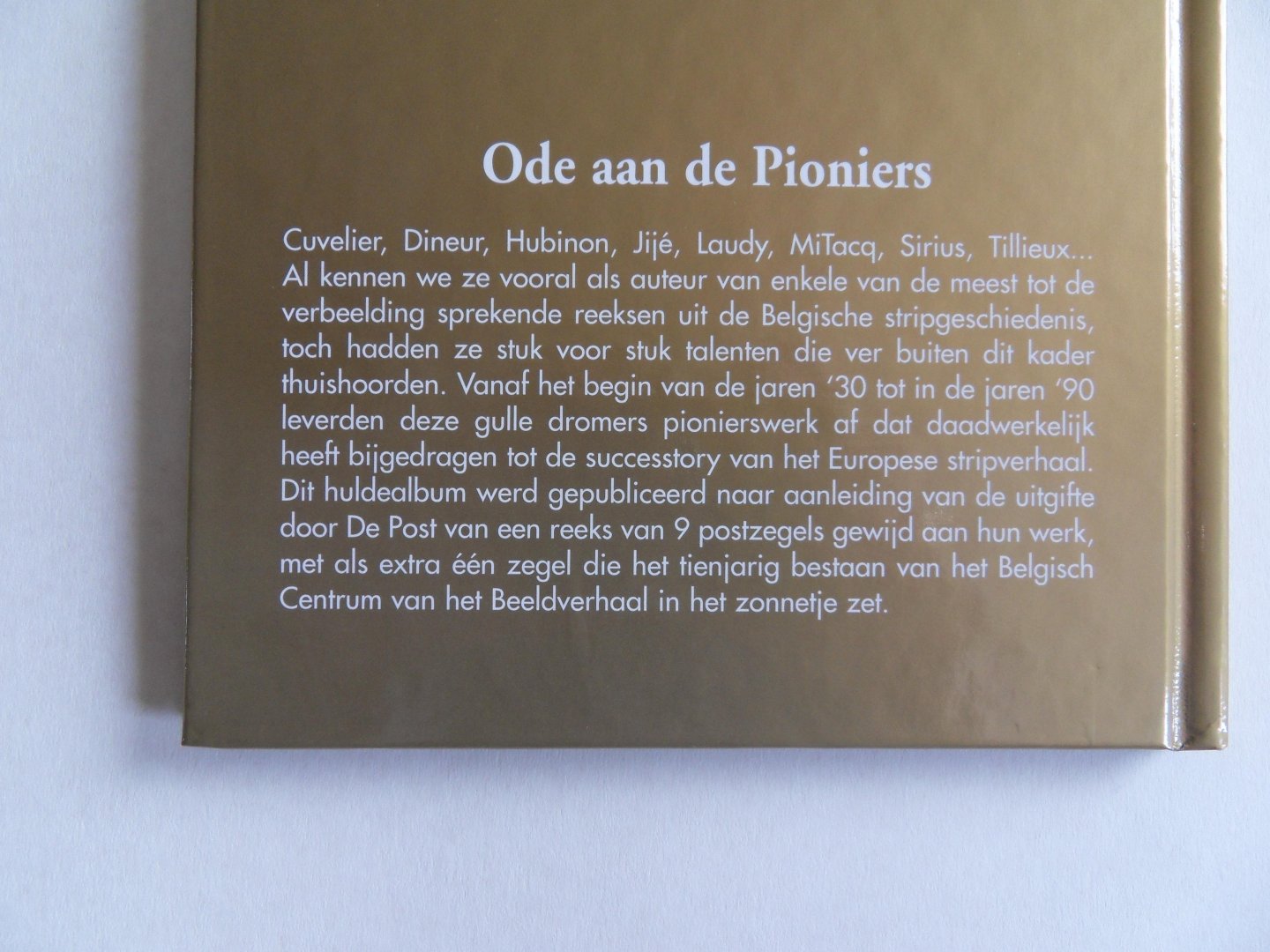 Auquier, Jean (tekst). - Hommage. - 9 zegels voor de 9de kunst. - 10de verjaardag van het Belgisch Centrum van het Beeldverhaal. [ Genummerd exemplaar 1133 / 1200 ].