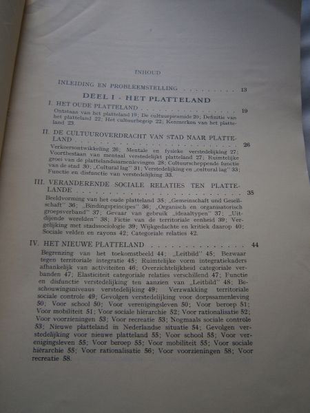 Constandse, Dr. A.K. - van zee tot land nr 31 Het dorp in de IJsselmeerpolders