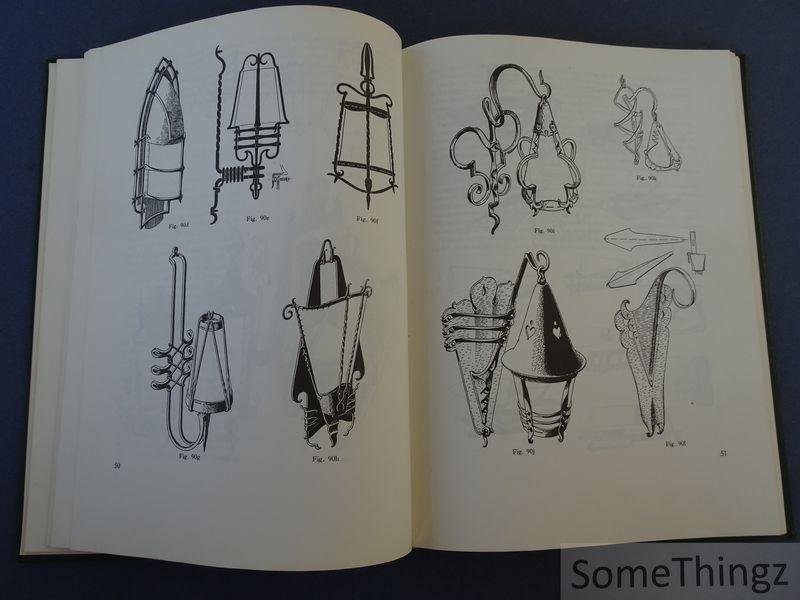 Bijlsma, K. en P. Kok - Siersmeden. Een serie voorbeelden met toelichting voor smeden, tevens leidraad bij het zelf ontwerpen en maken van siersmeedwerk.
