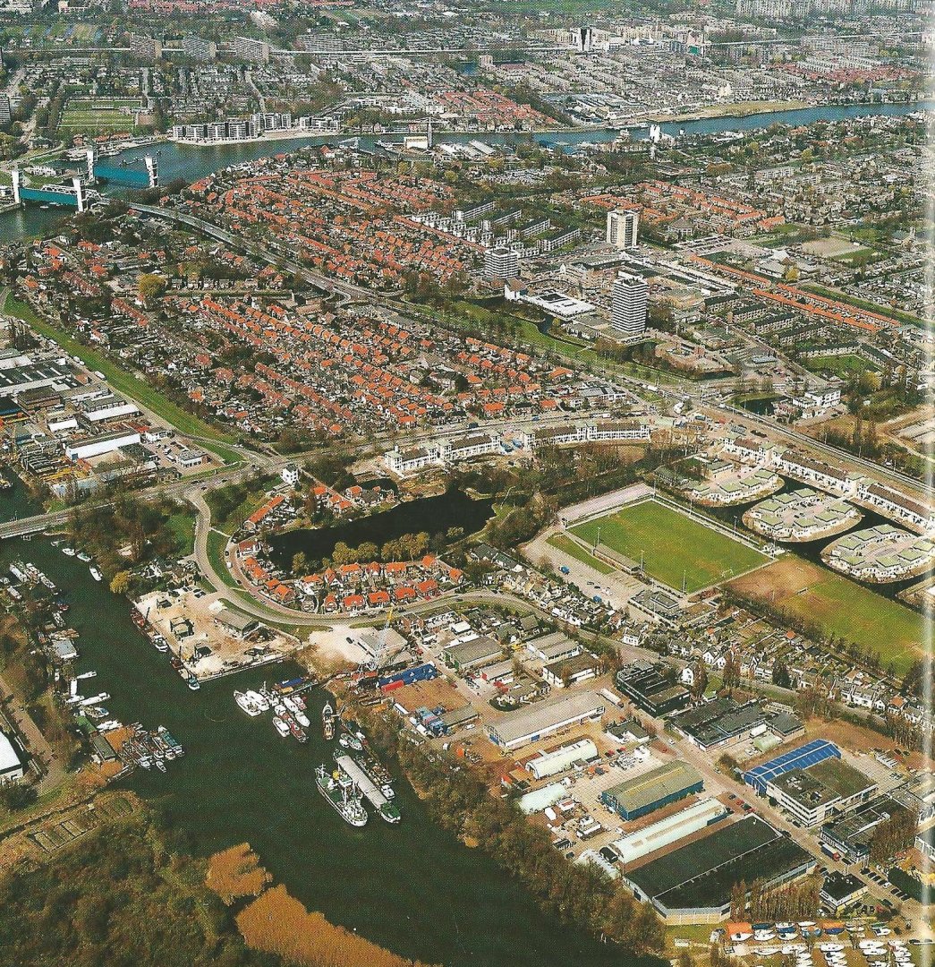 Vreeswijk, M.S.T. van - Onherkenbaar veranderd : Krimpen aan den IJssel door de eeuwen heen