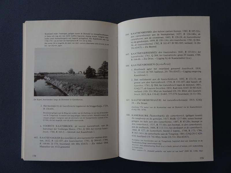 Mélotte, H.E.M. en J. Molemans. - Noordbrabantse plaatsnamen. Monografie 1. Valkenswaard.