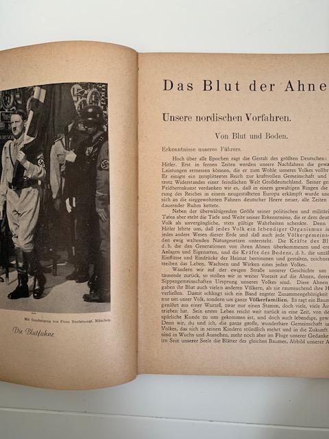 Hofe, Werner,  Seifert, Peter, Rektor - Die ewige Straße. Geschichte unseres Volkes. (1943)