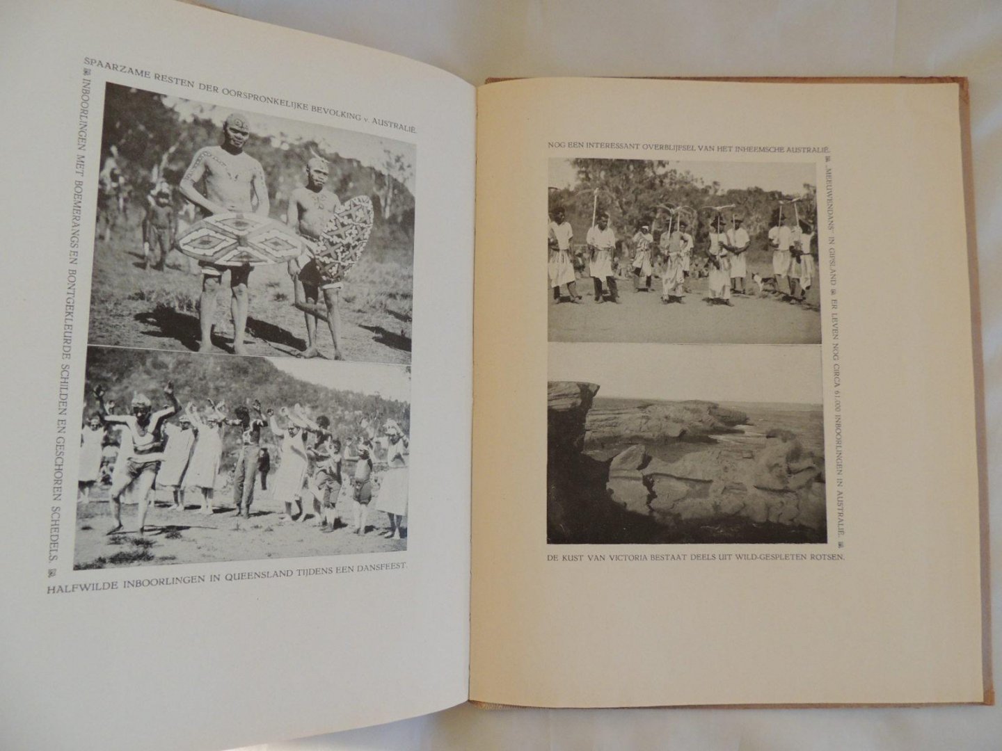 Velter Jos M. - AUSTRALIE AUSTRALIË - woestijnen konijnen en kangaroes - ontdekkingstochten steppe en bush