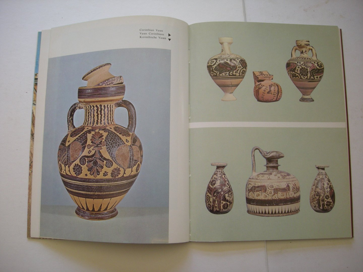 Petropoulou,Kelly, tekst / Dekopoulos, fotogr. - Korinth-Mykene Nauplia-Tiryns-Epidauros