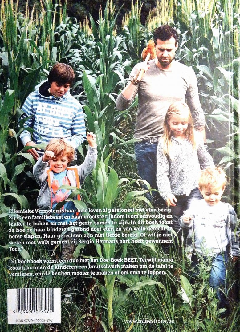 Vermolen , Ellemieke . & Annelies Rutten . [ isbn 9789490028572 ]  inv 2716 - Ellemieke's Familie Kookboek . ( Gezond en lekker koken voor het gezin . ) ﻿Ellemieke Vermolen is haar hele leven al passioneel met eten bezig. Zij is een familiebeest en haar grootste rijkdom is om eenvoudig en lekker te koken en met het gezin -