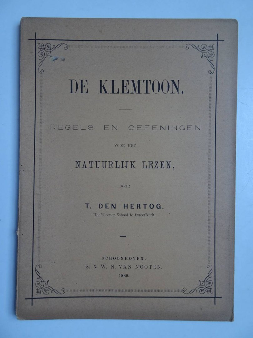 Hertog, T. den. - De klemtoon. Regels en oefeningen voor het natuurlijk lezen.