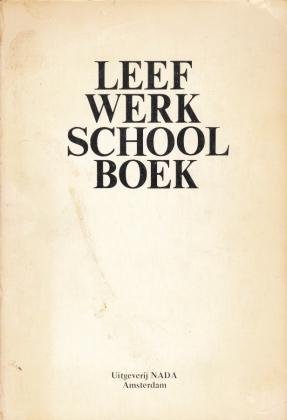KRITIES ONDERWIJS - Leef werk school boek. (Met gestempelde opdracht).