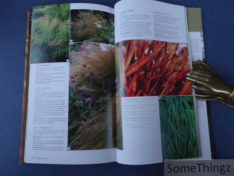 Noel Kingsbury and Andrea Jones (photogr.) - Grasses and Bamboos. Using Form and Shape to create visual impact in the Garden.