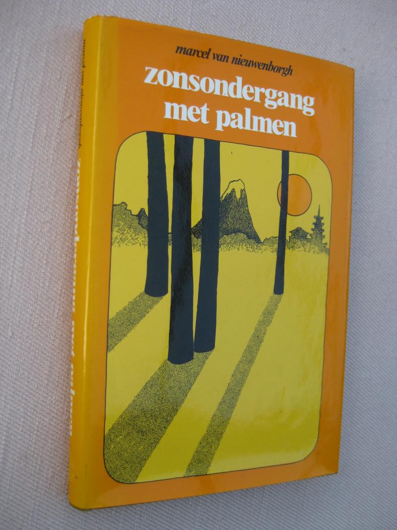 Nieuwenborgh, Marcel Van - Zonsondergang met Palmen. Prentkaarten uit het Verre Oosten en van dichterbij.