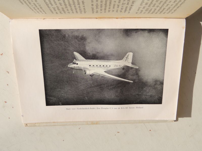 Karlson, P.-  geautoriseerde vert. dr. K. Frits - De mensch vliegt; geschiedenis en techniek van het vliegen