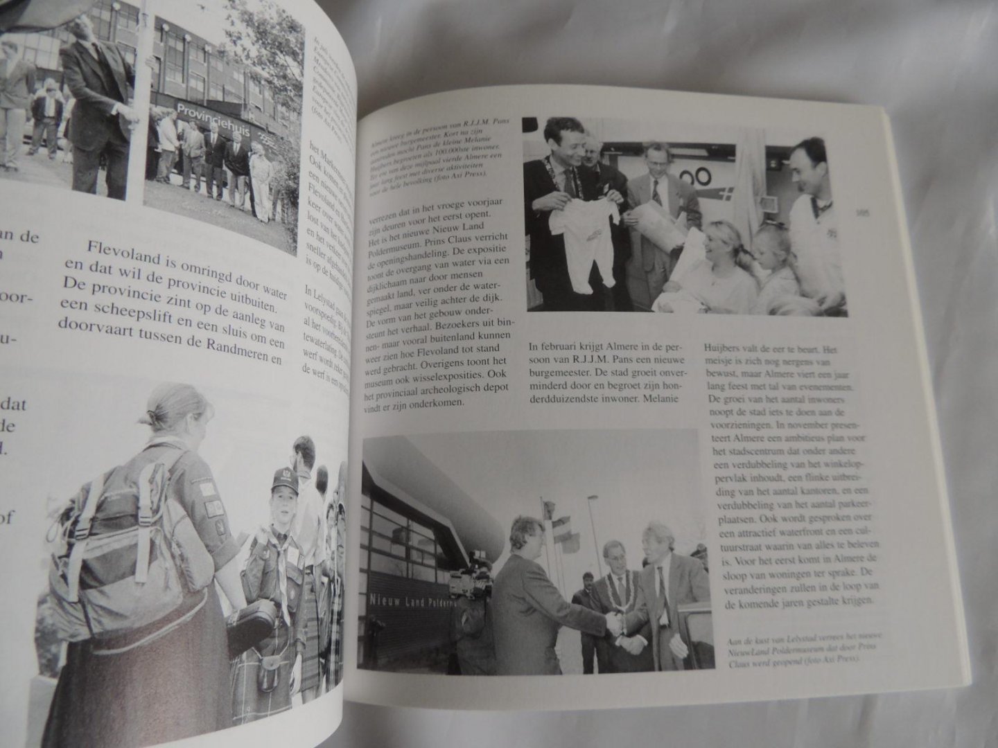 Bulten, E. /// dorleijn /// andre geurts a./// hogestijn ea. - Cultuur historisch jaarboek voor Flevoland 1995.  .Door voeten, wind en stoom bewogen