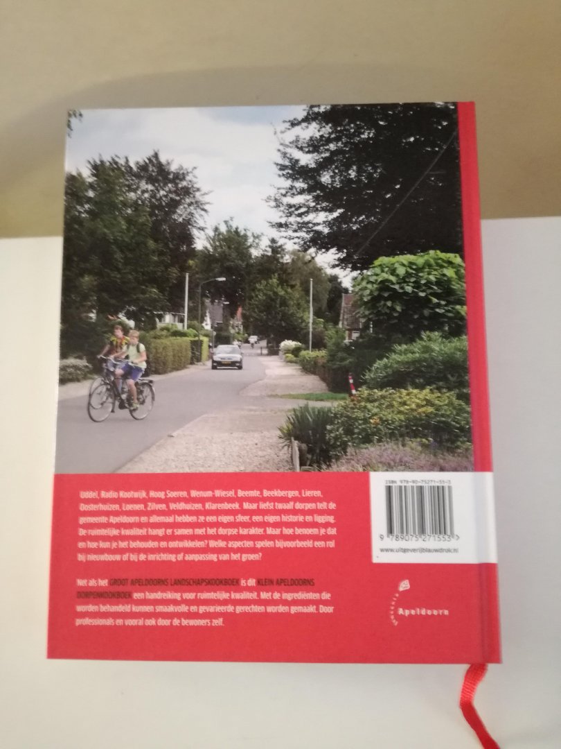 Kuijlaars, Petra, Oosterom, Gerrit van - Klein Apeldoorns dorpenkookboek